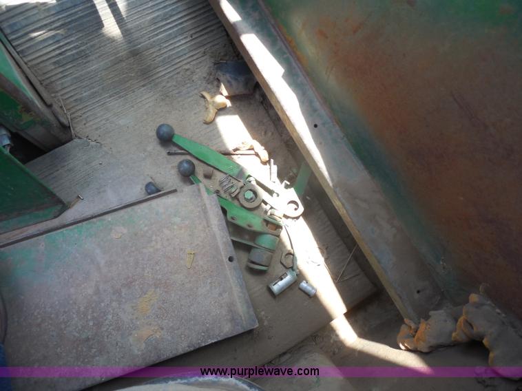 image for item H3157 1969 John Deere 5020 tractor