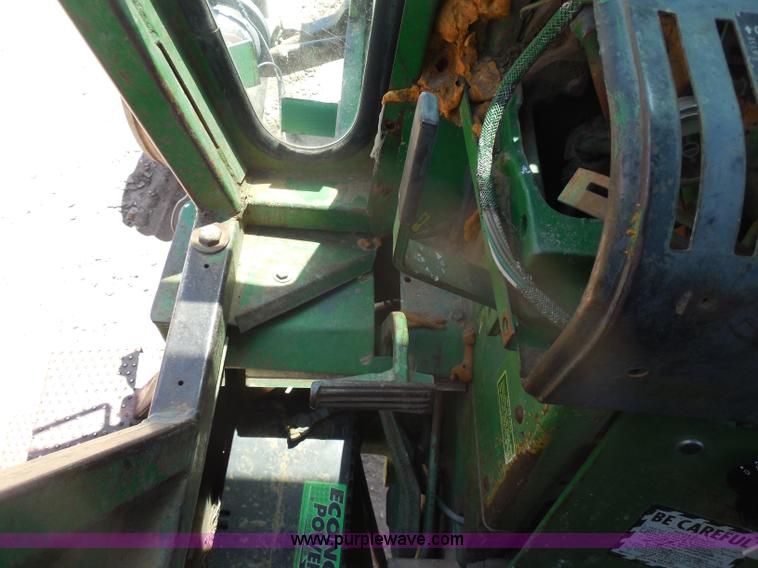 image for item H3157 1969 John Deere 5020 tractor