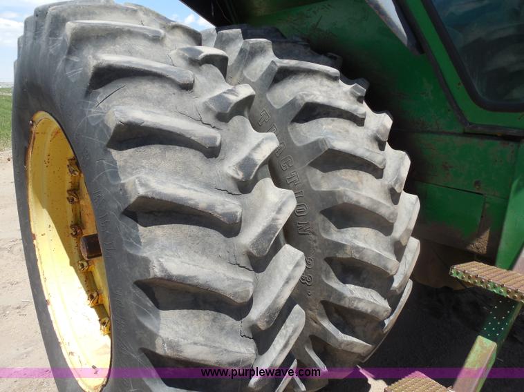 image for item H3157 1969 John Deere 5020 tractor