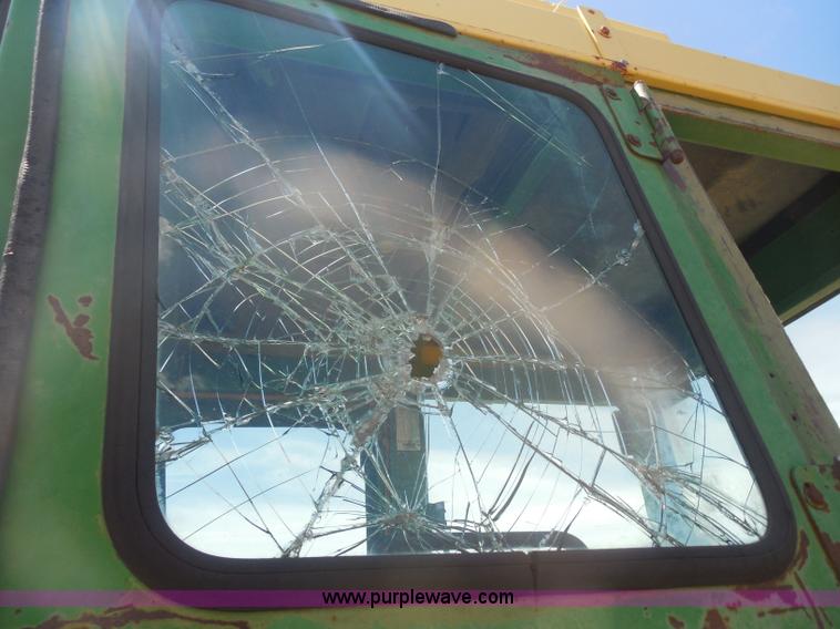 image for item H3157 1969 John Deere 5020 tractor