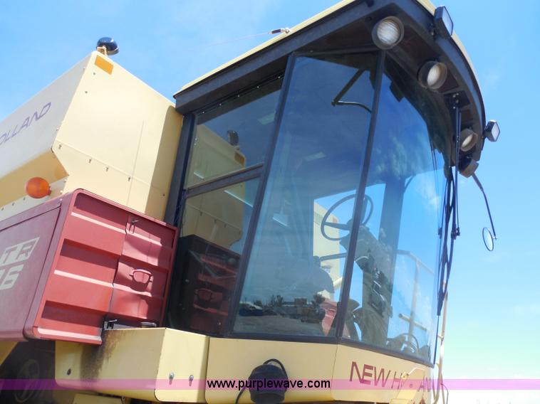 image for item H3158 1986 New Holland TR86 combine