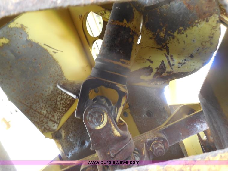 image for item H3158 1986 New Holland TR86 combine