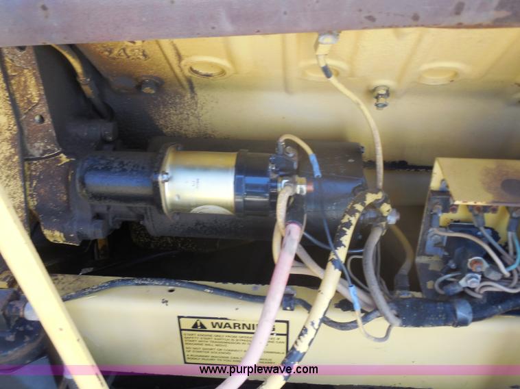 image for item H3158 1986 New Holland TR86 combine