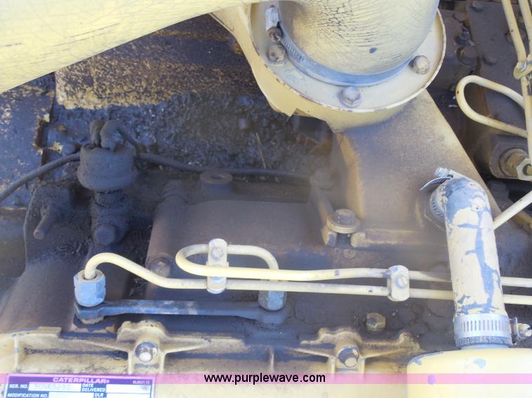 image for item H3158 1986 New Holland TR86 combine