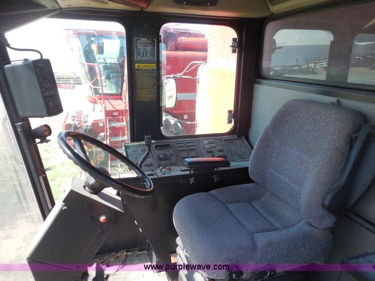 image for item H3159 1991 Case IH 1680 Axial-Flow combine