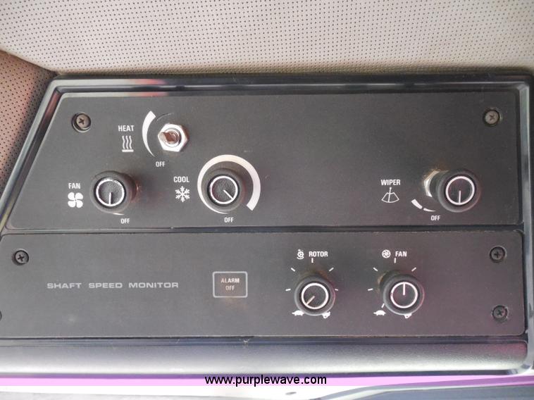 image for item H3159 1991 Case IH 1680 Axial-Flow combine