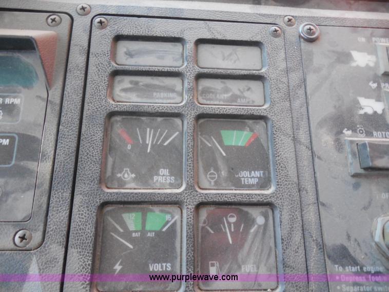 image for item H3159 1991 Case IH 1680 Axial-Flow combine