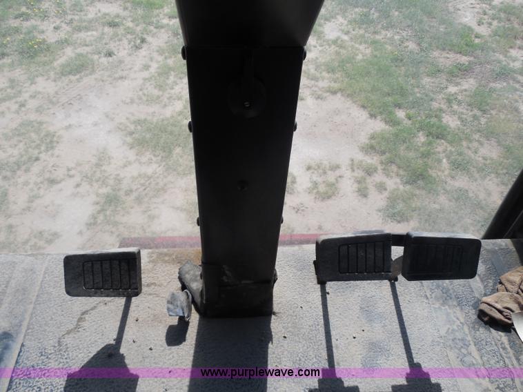 image for item H3159 1991 Case IH 1680 Axial-Flow combine