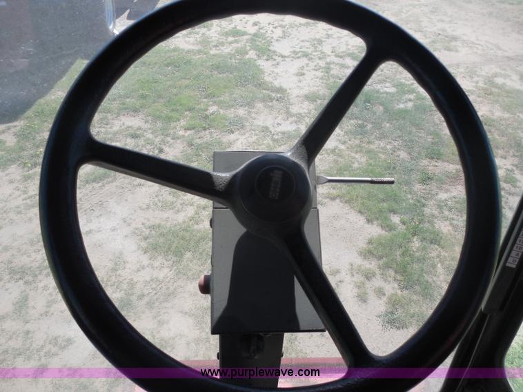 image for item H3159 1991 Case IH 1680 Axial-Flow combine