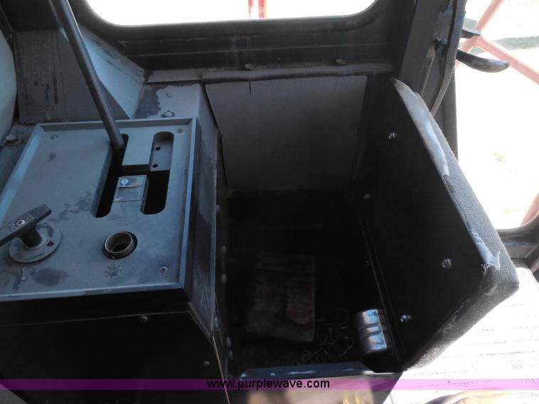 image for item H3159 1991 Case IH 1680 Axial-Flow combine