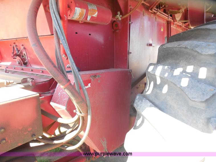 image for item H3159 1991 Case IH 1680 Axial-Flow combine