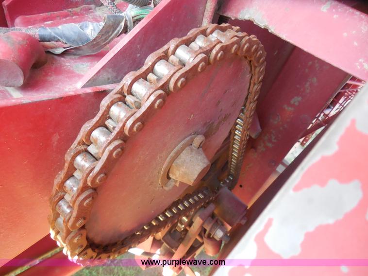 image for item H3159 1991 Case IH 1680 Axial-Flow combine