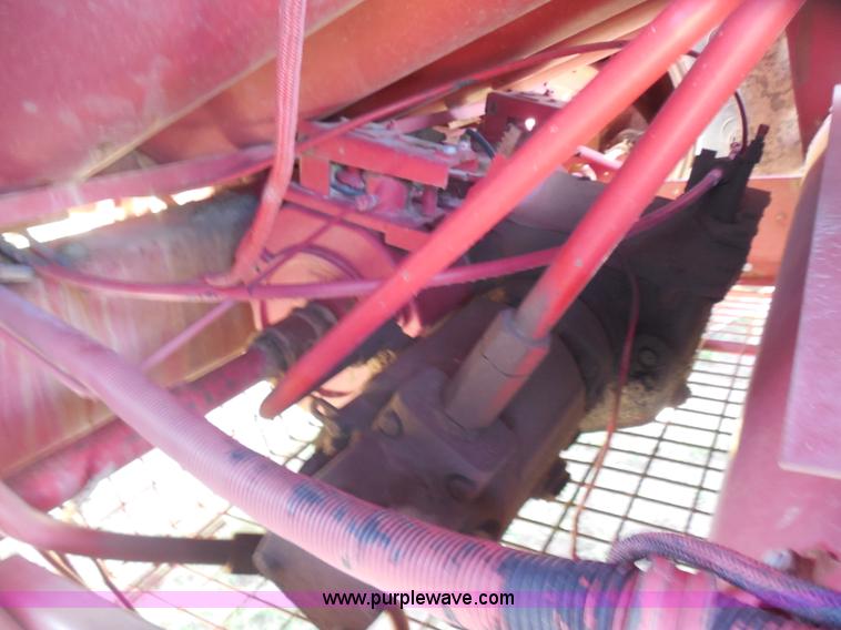 image for item H3159 1991 Case IH 1680 Axial-Flow combine