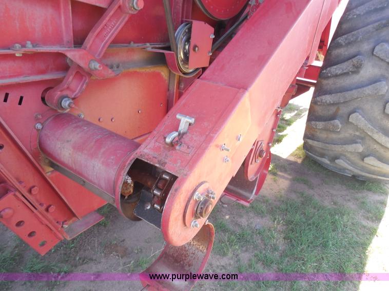 image for item H3159 1991 Case IH 1680 Axial-Flow combine