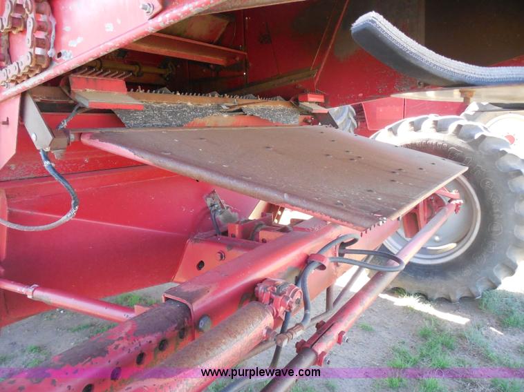 image for item H3159 1991 Case IH 1680 Axial-Flow combine