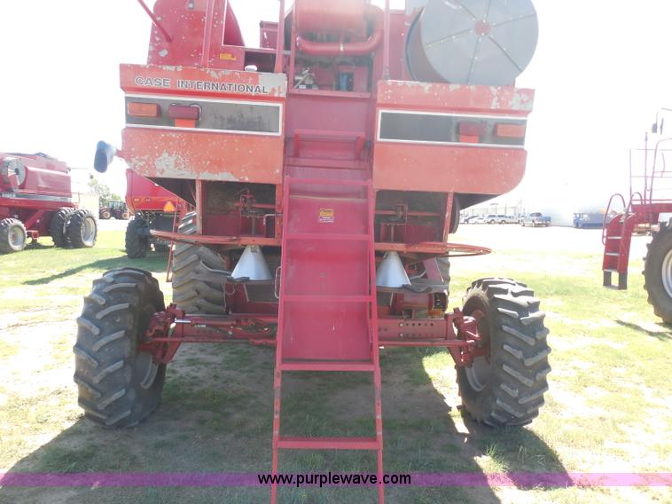 image for item H3159 1991 Case IH 1680 Axial-Flow combine