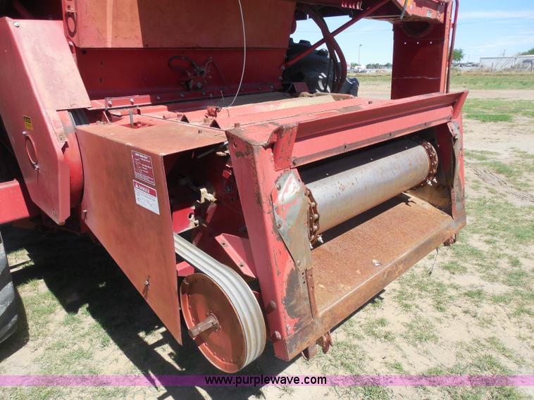 image for item H3159 1991 Case IH 1680 Axial-Flow combine