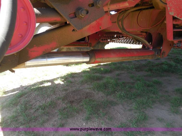 image for item H3159 1991 Case IH 1680 Axial-Flow combine