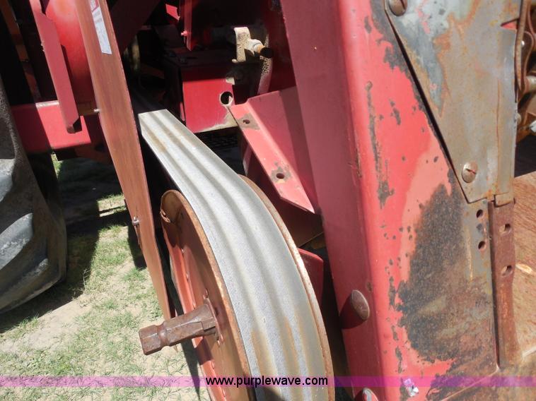 image for item H3159 1991 Case IH 1680 Axial-Flow combine