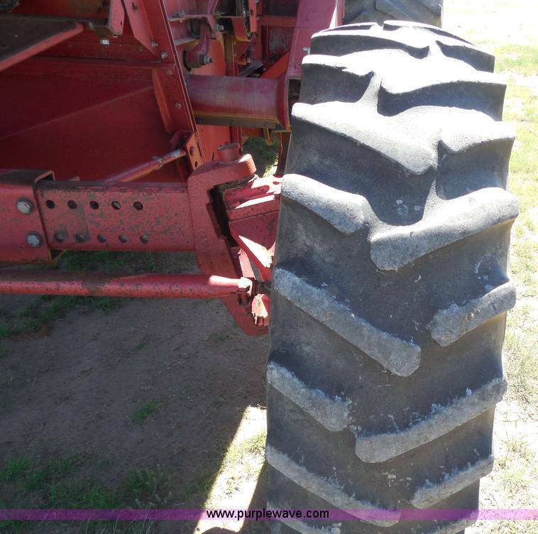 image for item H3159 1991 Case IH 1680 Axial-Flow combine