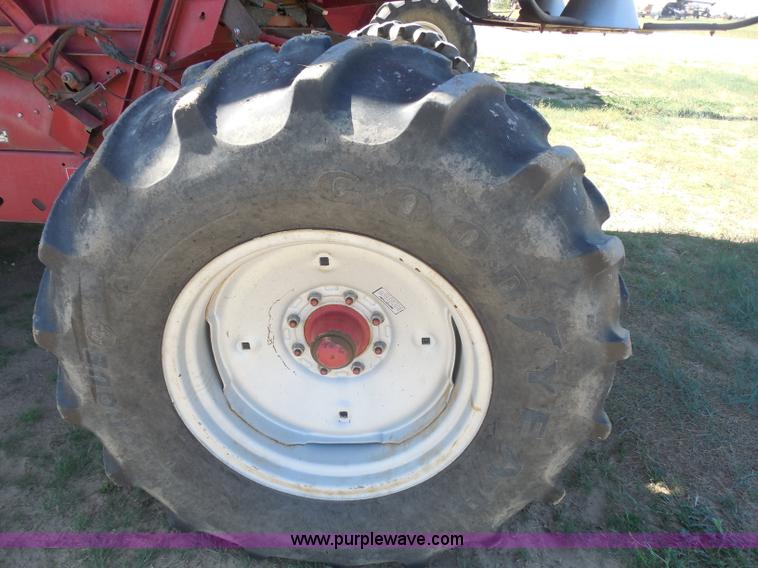 image for item H3159 1991 Case IH 1680 Axial-Flow combine