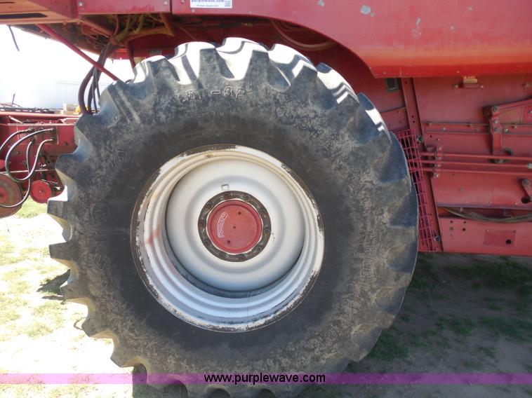 image for item H3159 1991 Case IH 1680 Axial-Flow combine