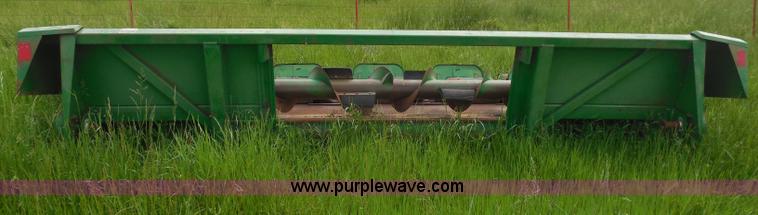 image for item H3160 John Deere 643 corn header