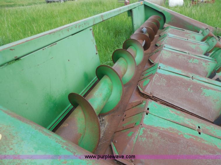 image for item H3160 John Deere 643 corn header