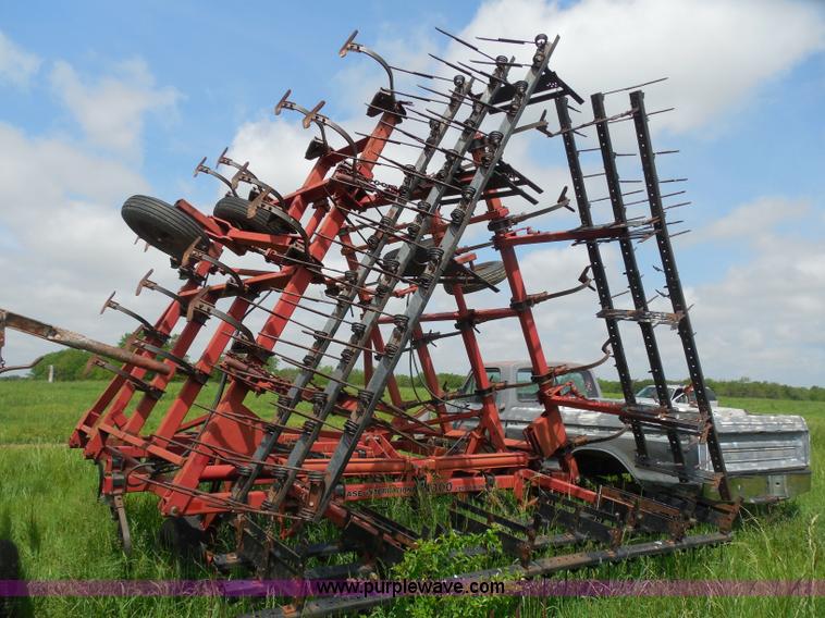 image for item H3164 Case 4800 field cultivator with vibra shanks