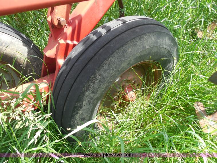 image for item H3164 Case 4800 field cultivator with vibra shanks