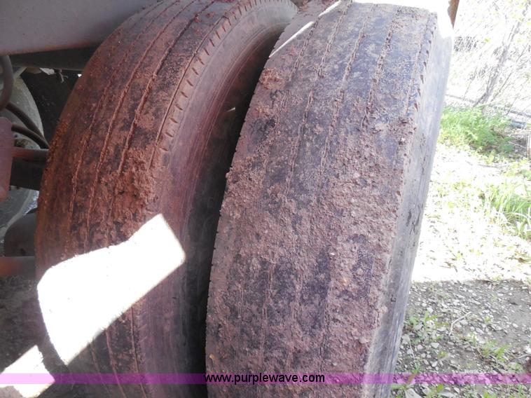 image for item H3215 1985 Timpte Super Hopper hopper bottom trailer