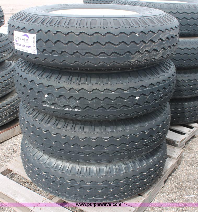 image for item H3535 (4) Denman Express DXA 10.00-20 tires and wheels