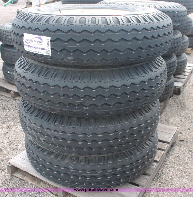 image for item H3536 (4) Denman Express DXA 10.00-20 tires and wheels