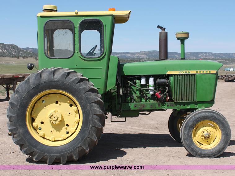 image for item H3599 1966 John Deere 4020 tractor