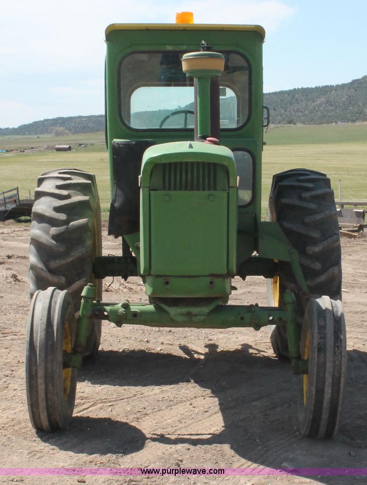 image for item H3599 1966 John Deere 4020 tractor