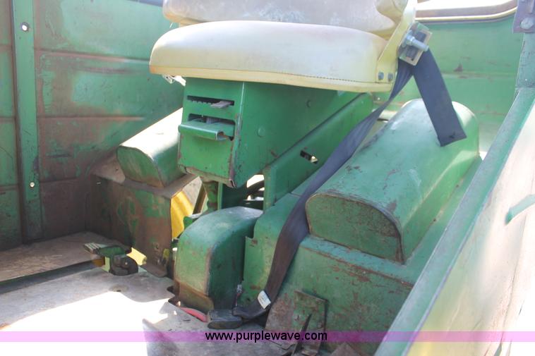 image for item H3599 1966 John Deere 4020 tractor