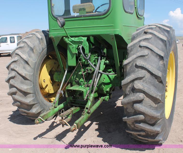 image for item H3599 1966 John Deere 4020 tractor