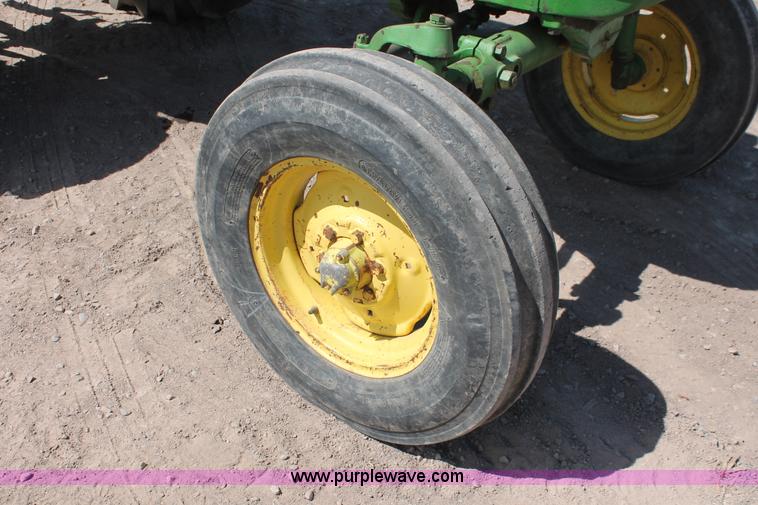 image for item H3599 1966 John Deere 4020 tractor