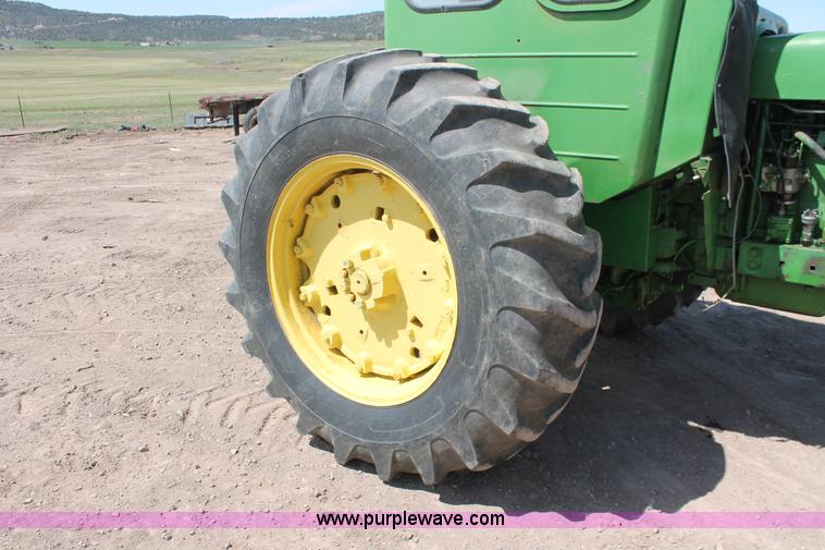 image for item H3599 1966 John Deere 4020 tractor