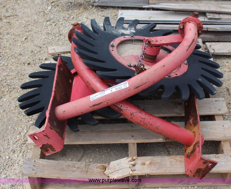 image for item X9433 (2) round baler gathering wheels