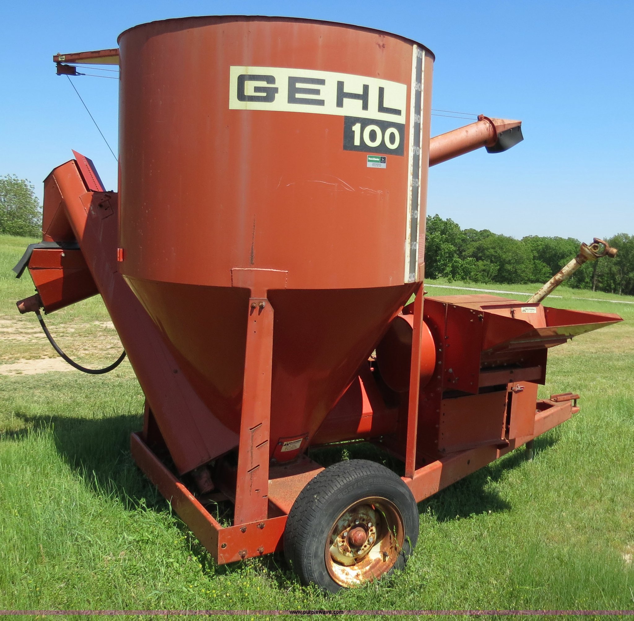 Gehl MX100 grinder mixer in Albion, OK Item B4773 sold Purple Wave