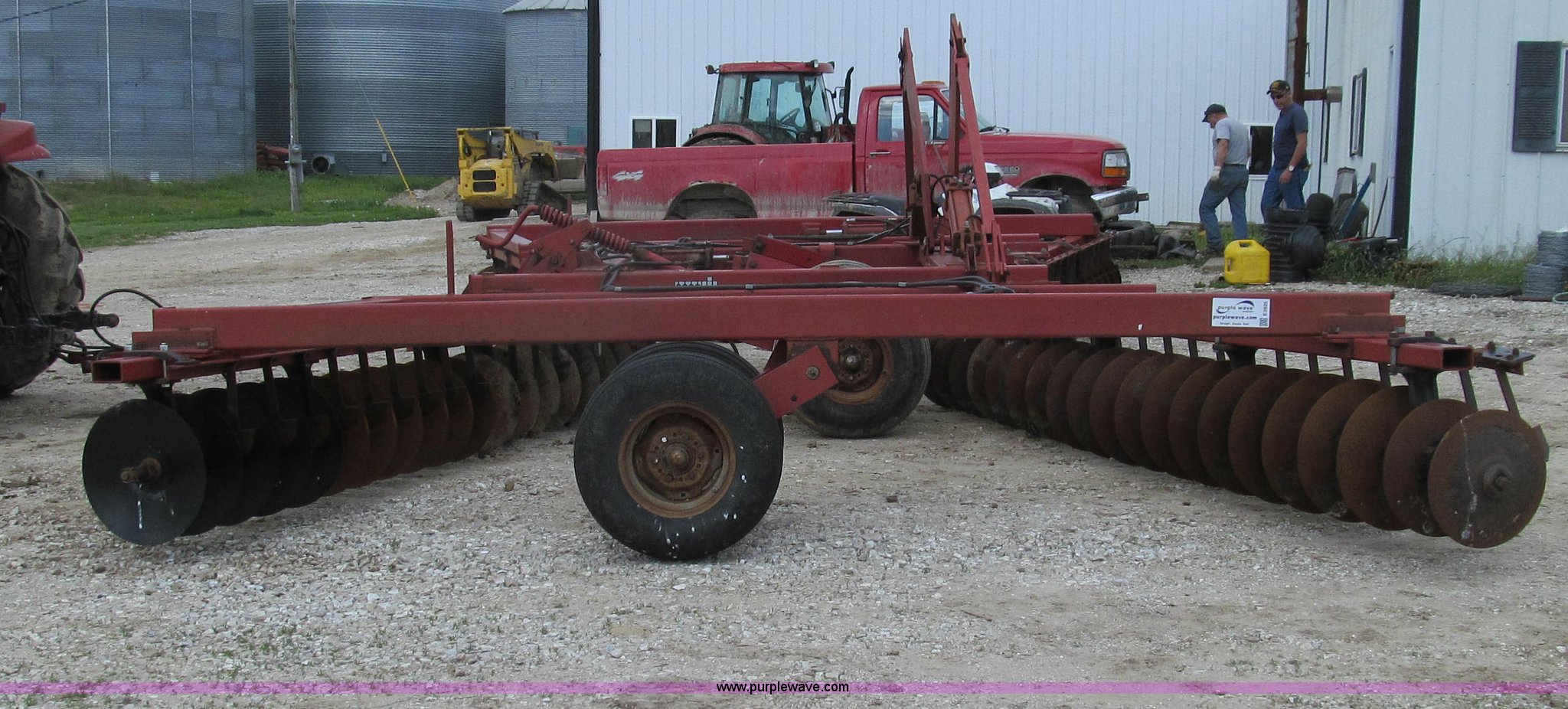 Case IH 496 25' disk in Keytesville, MO | Item E3925 sold | Purple Wave