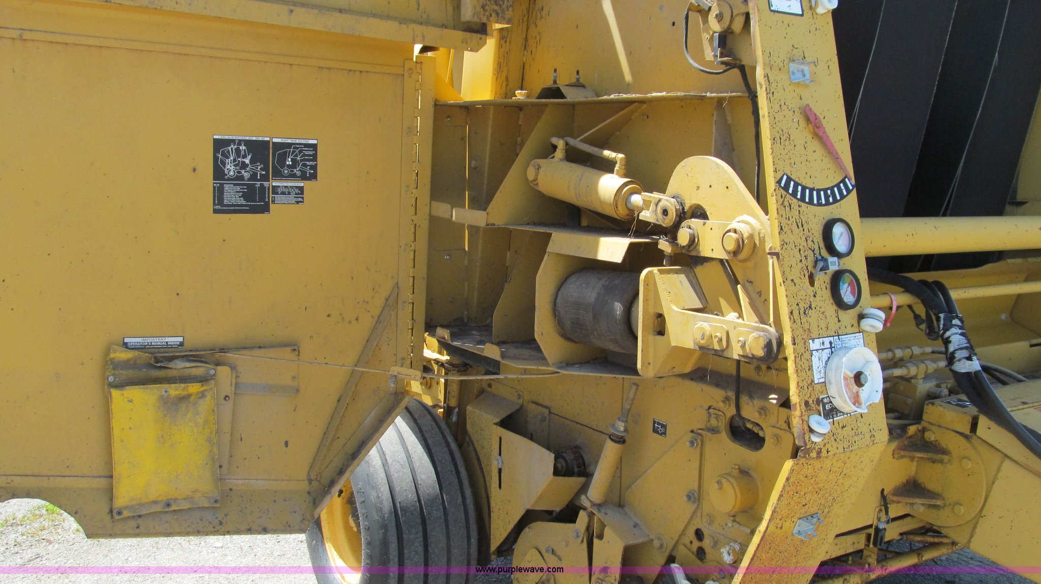 1993 Vermeer 605K round baler in Bethany, MO | Item E3940 sold | Purple