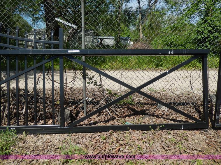 image for item AA9945 Designer square tube metal fence