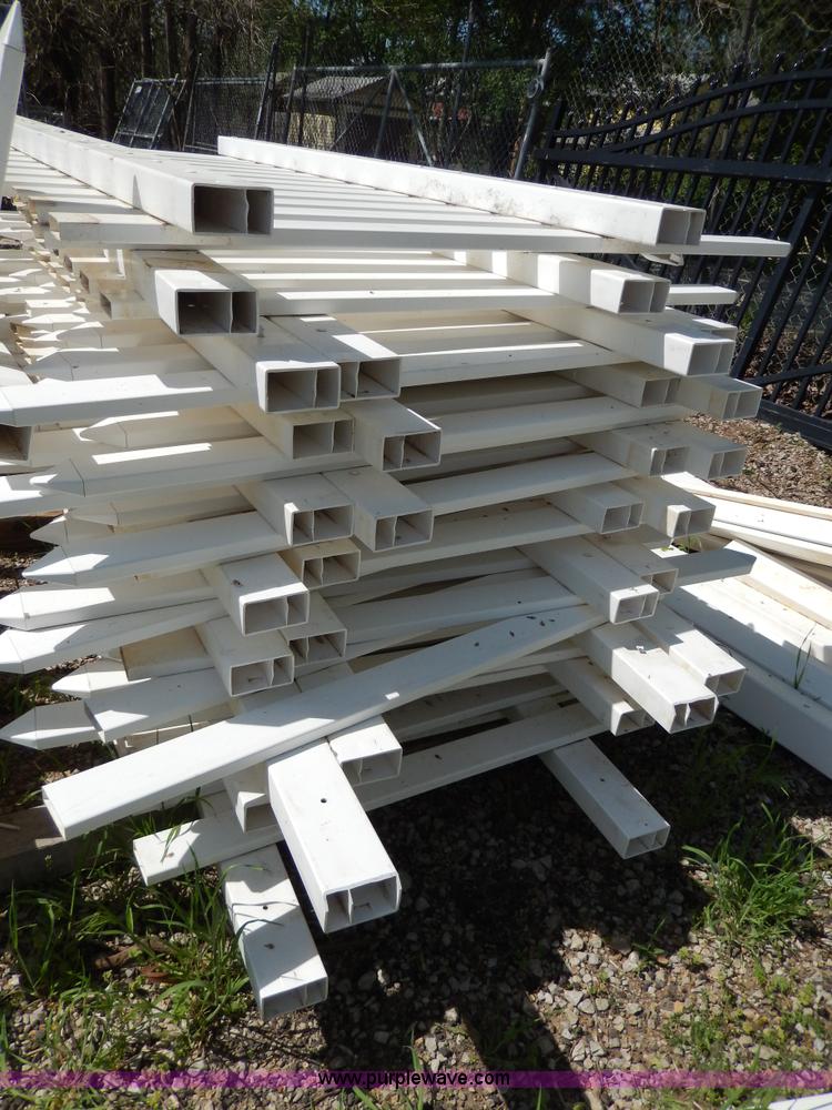 image for item AA9947 Assorted vinyl fence pieces