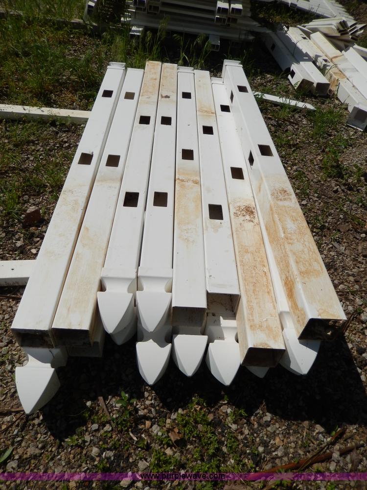 image for item AA9947 Assorted vinyl fence pieces