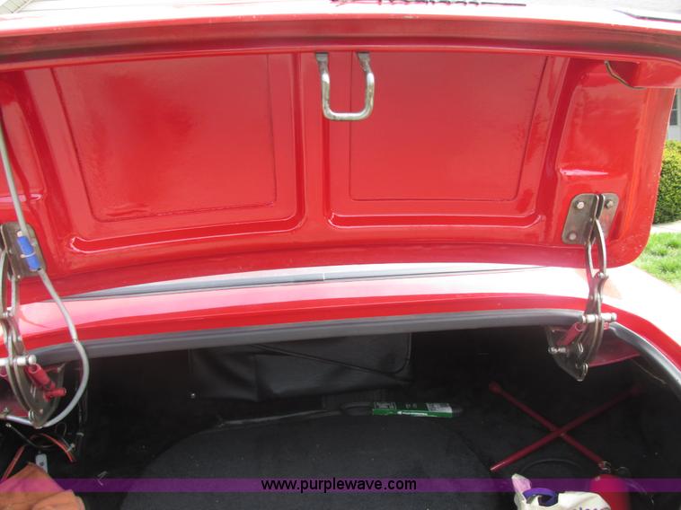 image for item AB9373 1984 Studebaker Avanti II