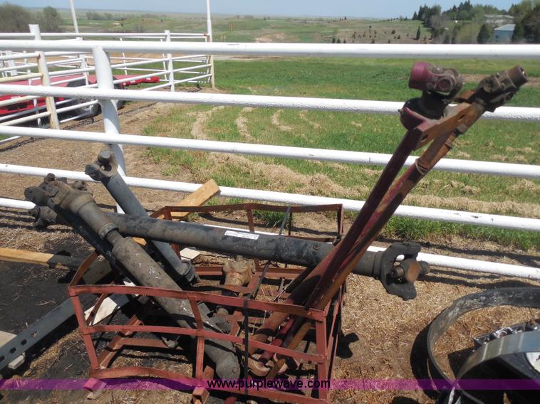 Assorted semi drive shafts and PTO shafts in Great Bend, KS Item