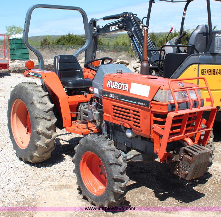 image for item AJ9767 Kubota L3000D MFWD tractor