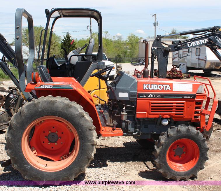 image for item AJ9767 Kubota L3000D MFWD tractor